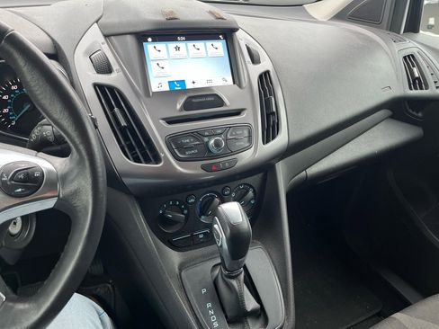 Used 2017 Ford Transit Connect XLT image 33