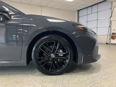 Used 2025 Toyota Camry SE FWD image 8