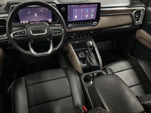 Used 2024 GMC Canyon Denali image 13