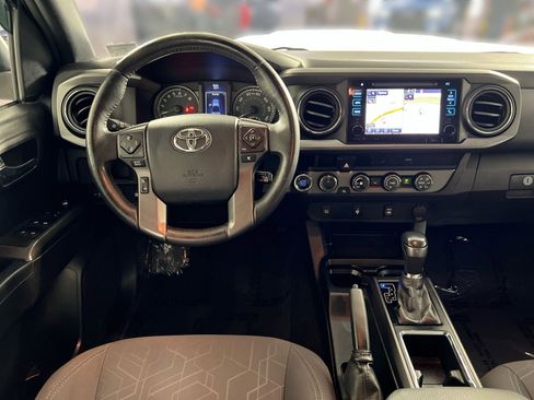 Used 2016 Toyota Tacoma TRD Sport w/ Towing Package image 23