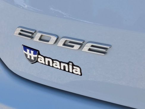 Used 2020 Ford Edge SE FWD image 11