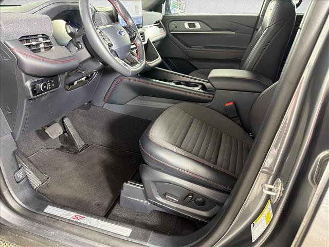 Used 2025 Ford Explorer ST-Line AWD/4WD image 9