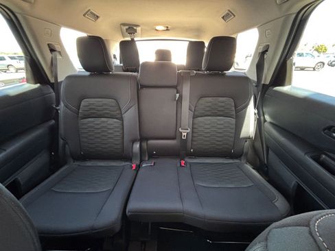 Used 2025 Nissan Pathfinder SV AWD/4WD image 41