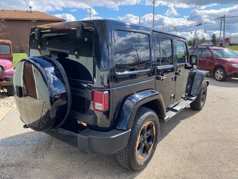 Used 2014 Jeep Wrangler Unlimited Sahara image 6