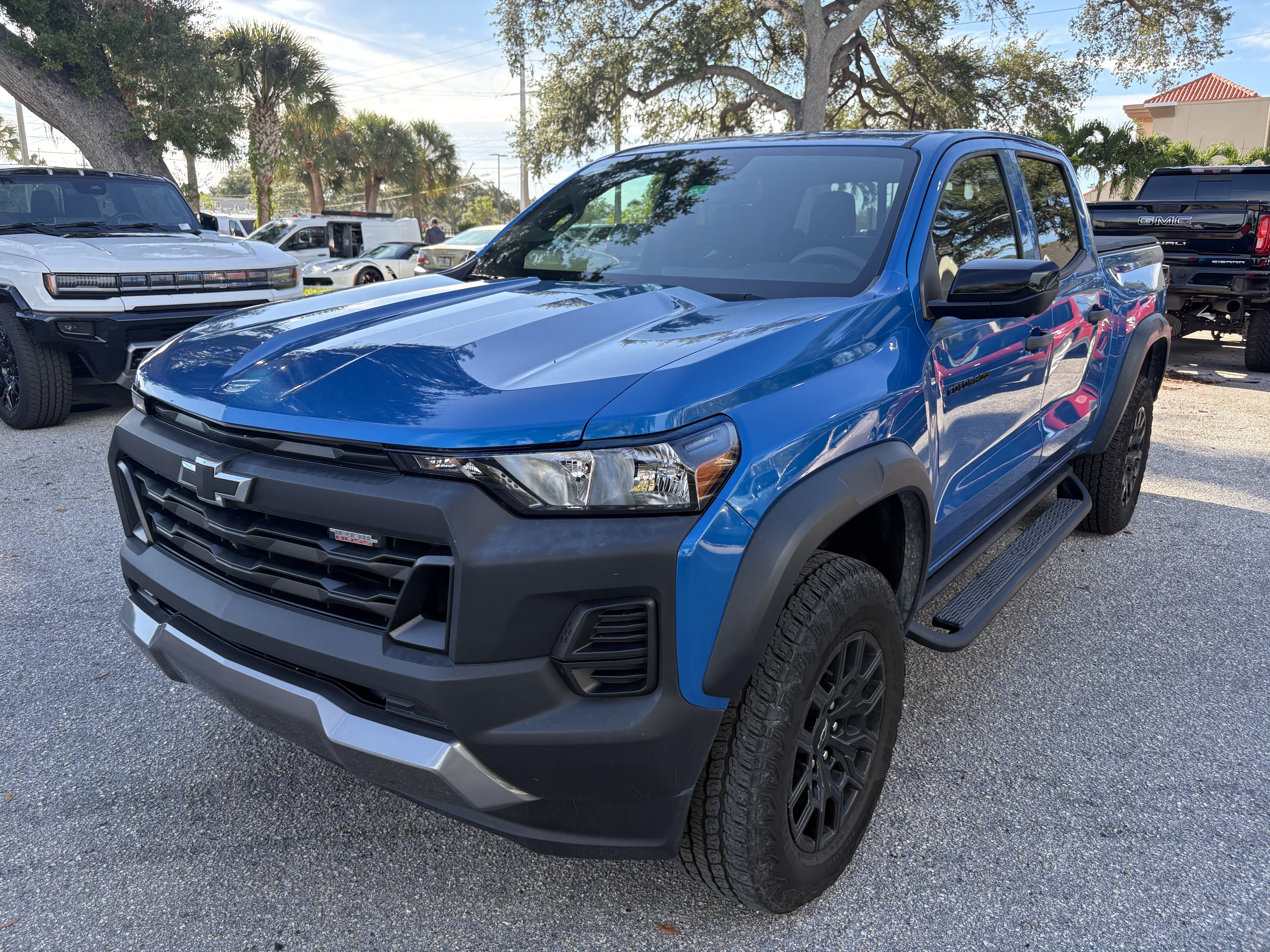 Certified 2024 Chevrolet Colorado Trail Boss w/ Technology Package AWD/4WD image 2