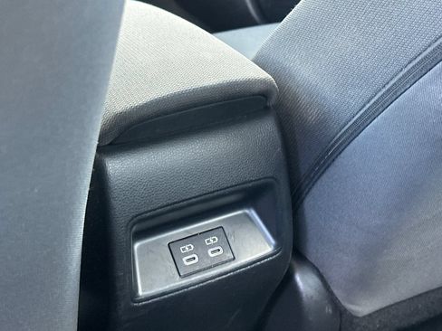 Used 2024 Toyota Corolla LE FWD image 40