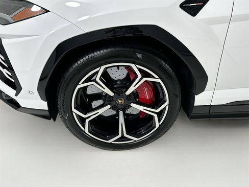 Used 2021 Lamborghini Urus image 35