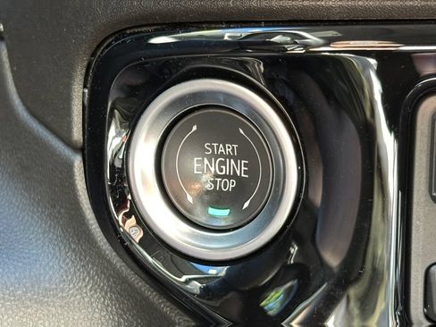 Used 2024 GMC Sierra 1500 Elevation w/ Preferred Package AWD/4WD image 17