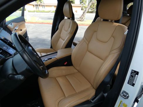 Used 2017 Volvo XC90 T6 Inscription w/ Vision Package image 74