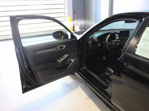 Used 2023 Honda Civic Sport image 7