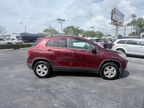 Used 2017 Chevrolet Trax LT AWD/4WD image 7