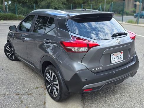 Used 2020 Nissan Kicks SR w/ SR Premium Package FWD image 38
