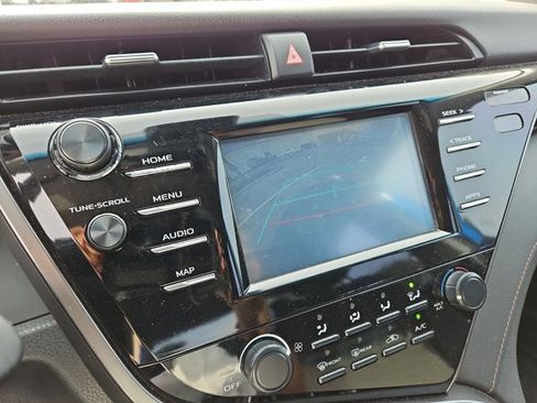 Used 2019 Toyota Camry LE image 13
