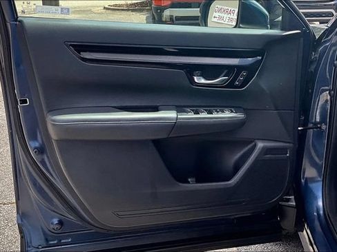 Used 2025 Honda CR-V EX-L image 17