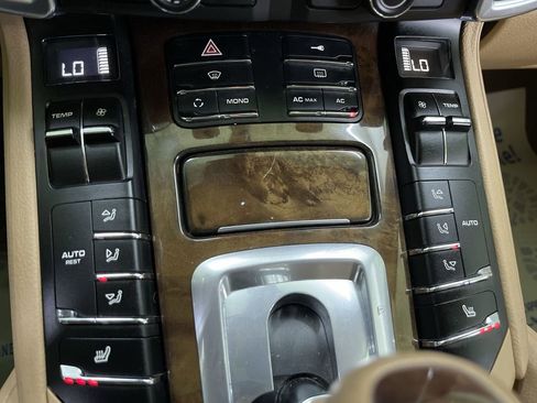 Used 2011 Porsche Cayenne S image 23