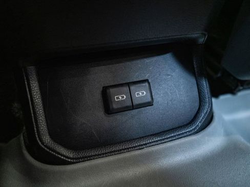 Certified 2023 Toyota Highlander LE image 36