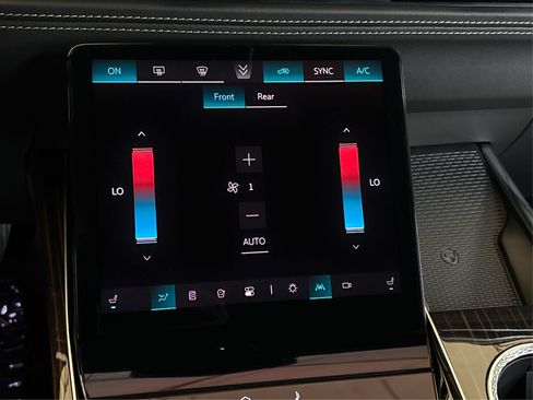 New 2026 Cadillac Escalade ESV Luxury AWD/4WD image 25
