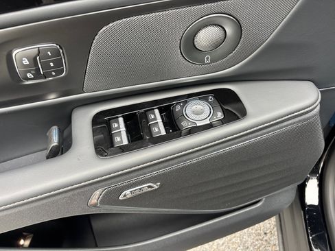 New 2026 Lincoln Nautilus Reserve w/ Jet Appearance Package image 13