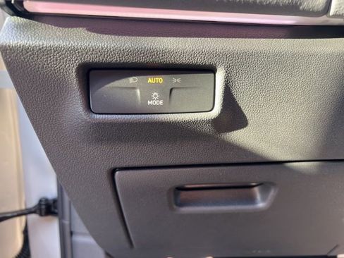 New 2026 Volkswagen Tiguan SE R-Line image 13