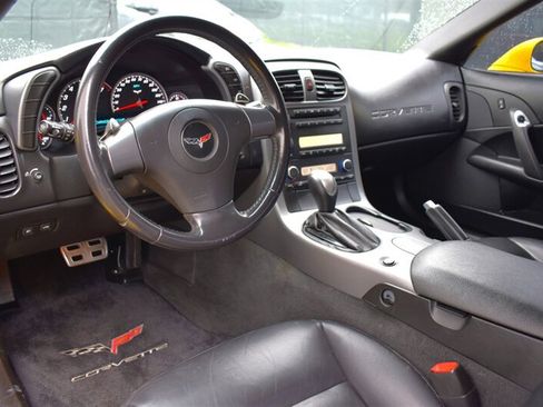 Used 2006 Chevrolet Corvette Coupe RWD image 3