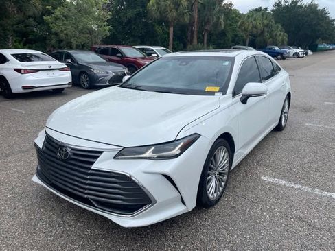 Used 2019 Toyota Avalon Limited FWD image 5