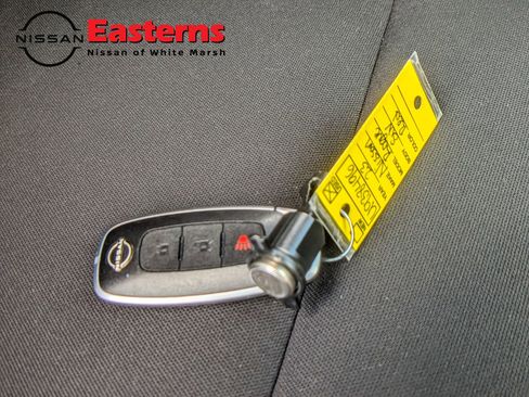 Used 2023 Nissan Rogue S image 49