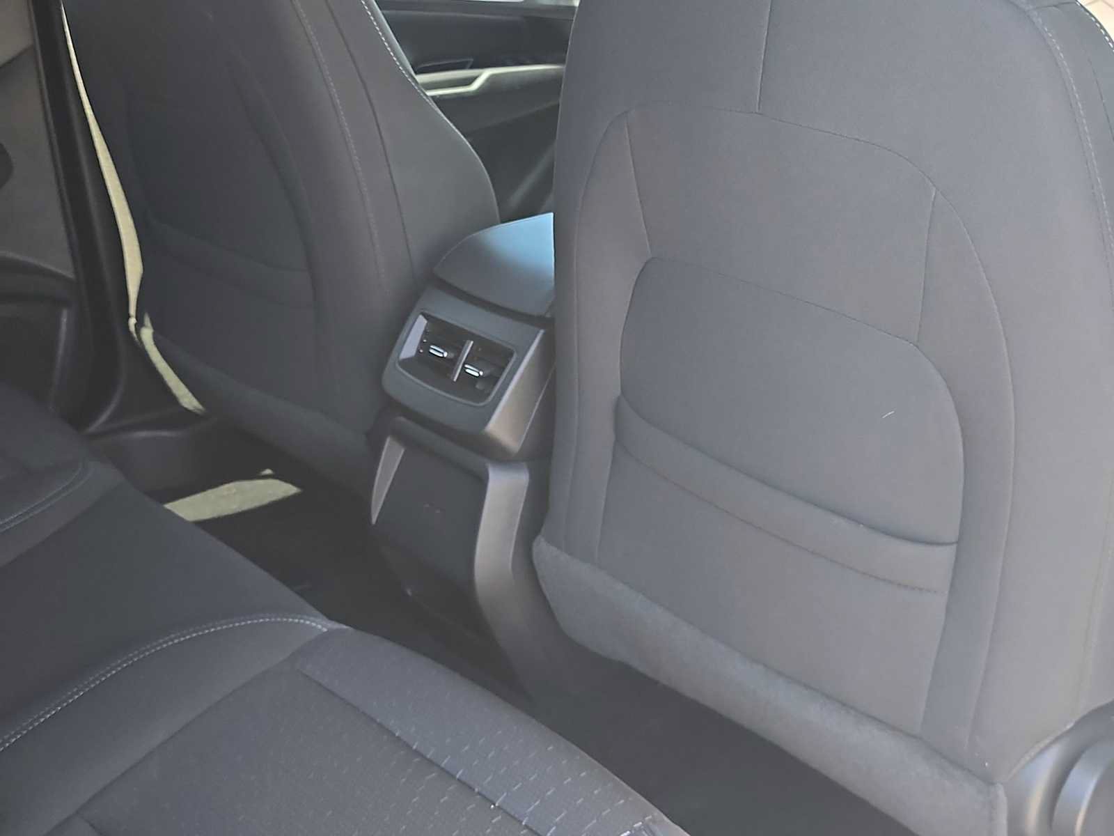 Used 2025 Chevrolet Equinox EV LT FWD image 17