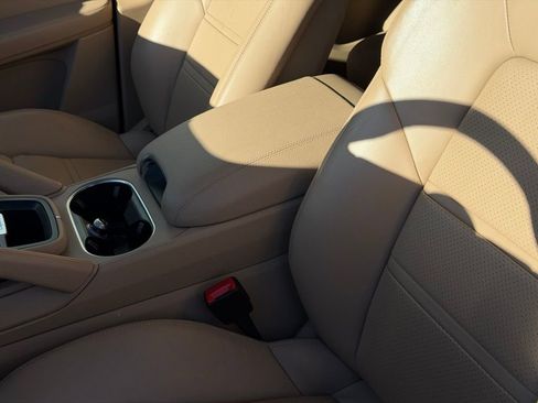 Used 2023 Porsche Cayenne image 25