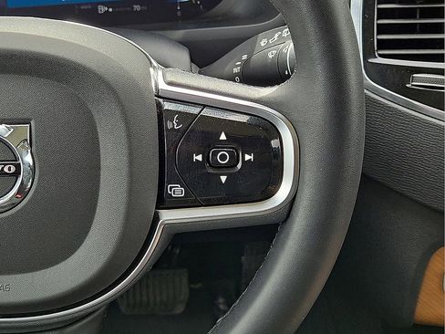 Used 2023 Volvo XC90 B6 Plus w/ Protection Package Premier image 22