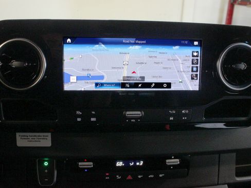 Used 2020 Mercedes-Benz Sprinter 2500 image 33