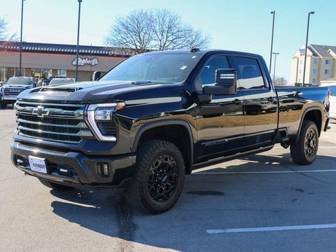 Used 2024 Chevrolet Silverado 3500 High Country w/ Technology Package image 6