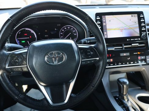 Used 2020 Toyota Avalon XLE image 17