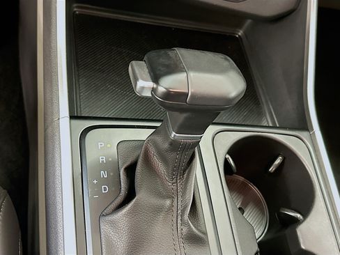 Used 2026 Kia Carnival FWD image 25