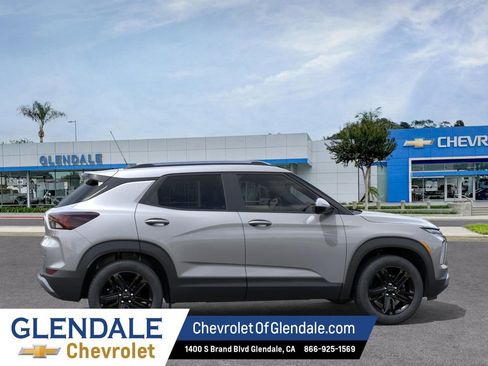 New 2026 Chevrolet TrailBlazer LT w/ Midnight Edition FWD image 5