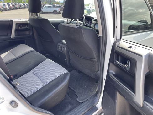 Used 2014 Toyota 4Runner SR5 w/ Convenience Package AWD/4WD image 15