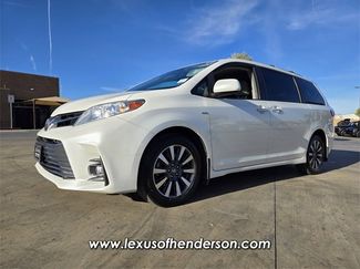 Used 2018 Toyota Sienna XLE w/ XLE Navigation Package video 2