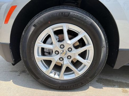 Used 2024 Chevrolet Equinox LS w/ LS Convenience Package FWD image 12
