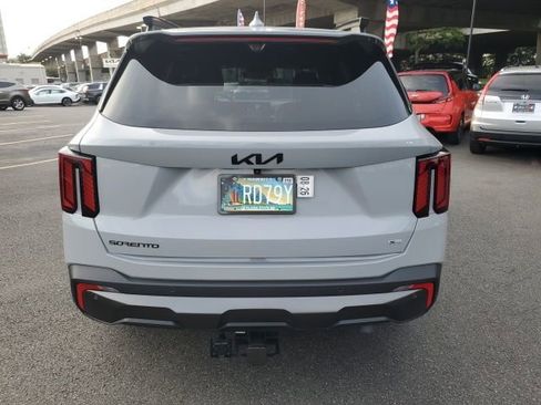 Used 2025 Kia Sorento SX Prestige image 4