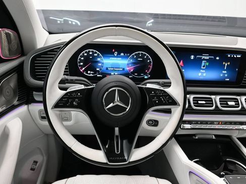 Used 2025 Mercedes-Benz Maybach GLS 600 4MATIC image 24