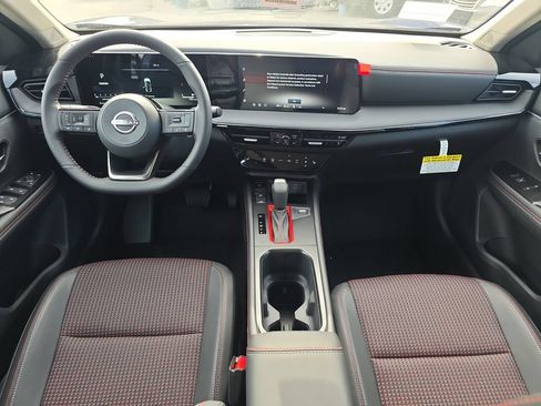 New 2026 Nissan Kicks SR w/ SR Premium Package FWD image 18