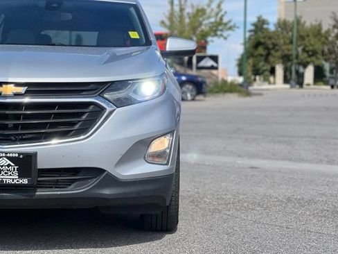 Used 2020 Chevrolet Equinox LT w/ Driver Convenience Package AWD/4WD image 12