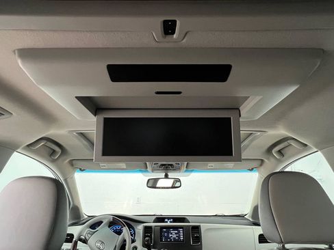 Used 2013 Toyota Sienna Limited w/ Premium Pkg AWD/4WD image 23