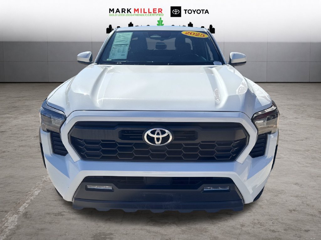 Certified 2025 Toyota Tacoma TRD Off-Road AWD/4WD image 8