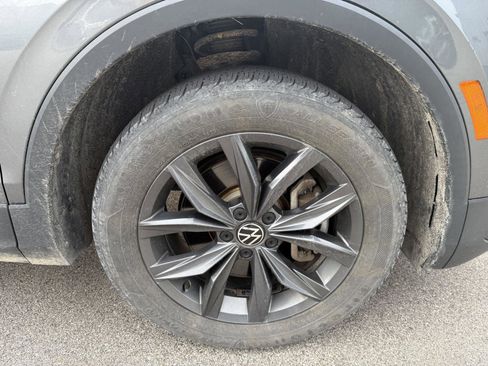 Used 2022 Volkswagen Tiguan SE AWD/4WD image 14