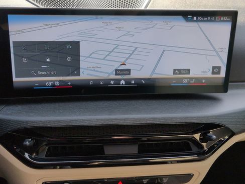 Used 2025 BMW 330i Sedan w/ Convenience Package image 24