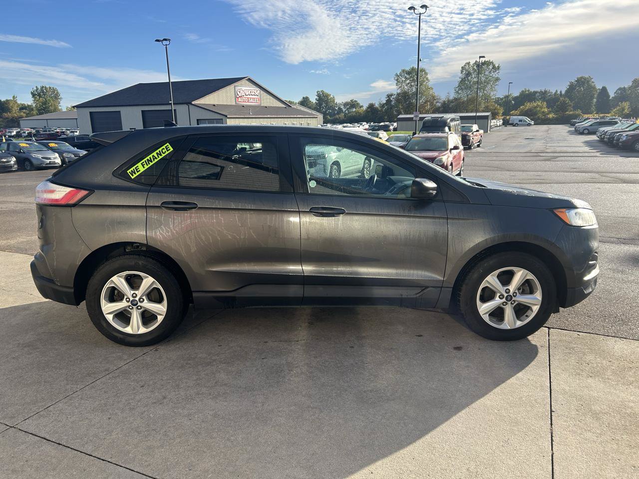 Used 2019 Ford Edge SE FWD image 4