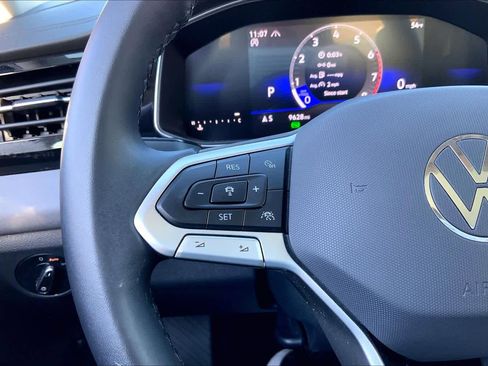 Used 2025 Volkswagen Jetta SE image 24