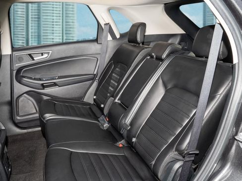 Used 2020 Ford Edge SEL w/ Convenience Package image 11