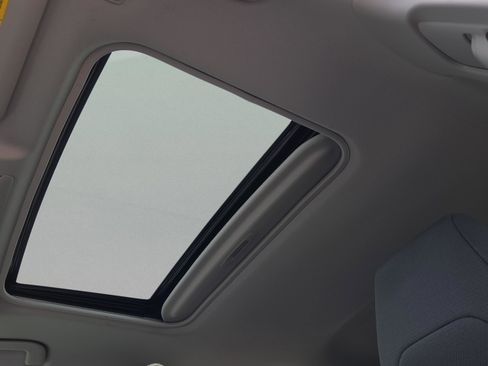 Certified 2025 Toyota RAV4 XLE w/ Convenience Package FWD image 17