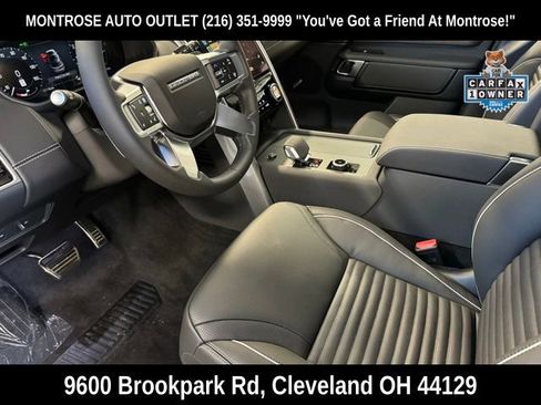 Used 2024 Land Rover Discovery Dynamic SE image 13